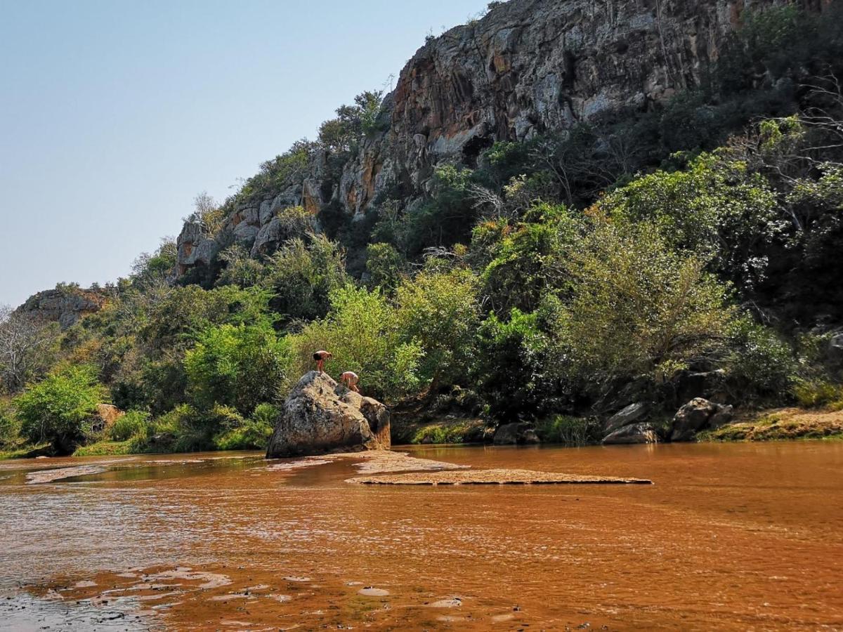 Nthakeni Bush&River Camp Pafuri Gate Bagian luar foto