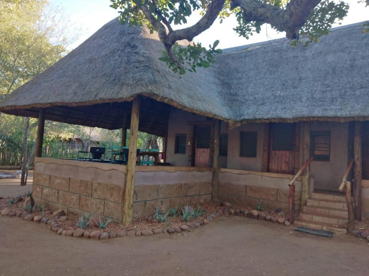 Nthakeni Bush&River Camp Pafuri Gate Bagian luar foto