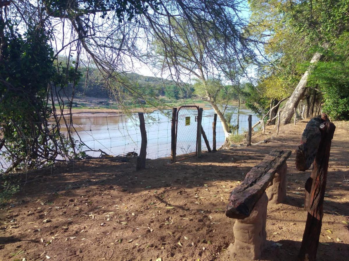 Nthakeni Bush&River Camp Pafuri Gate Bagian luar foto