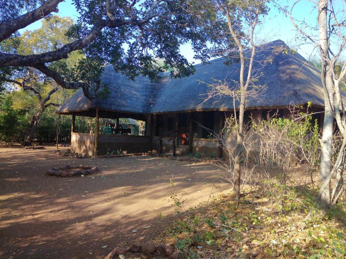 Nthakeni Bush&River Camp Pafuri Gate Bagian luar foto